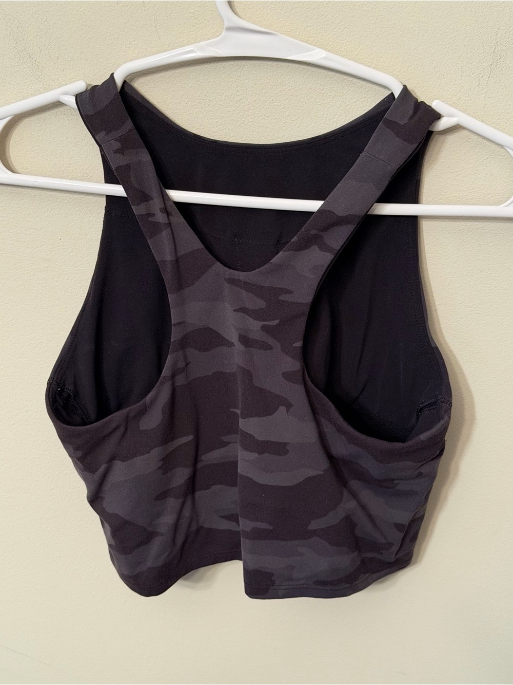 💗 Athleta Conscious Crop in Camo size Small - Picture 2 of 3